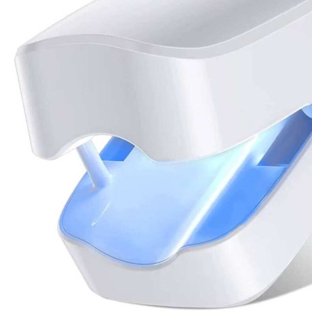 CuraToe™ – Light Therapy for Toenails